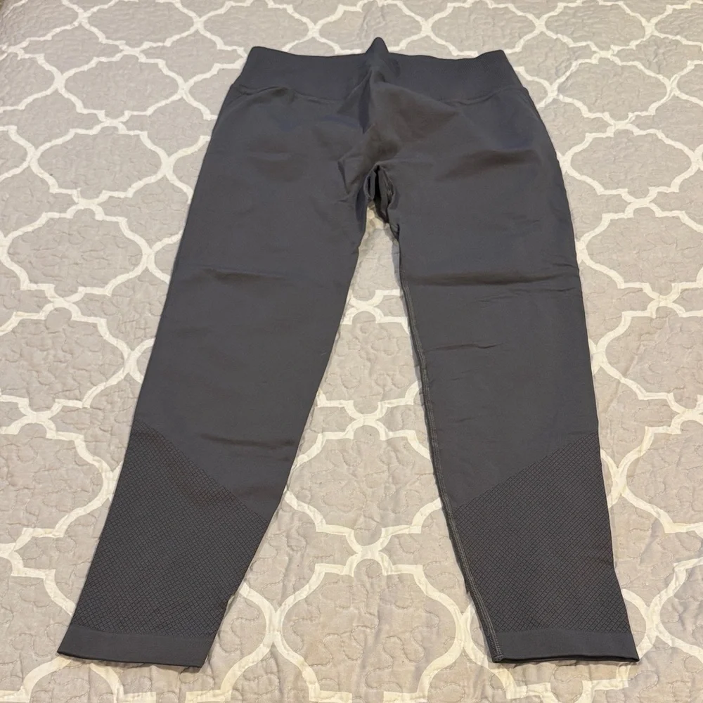 lululemon athletica sleek gray
